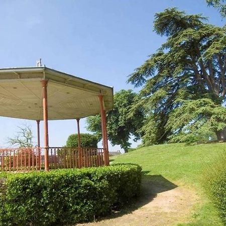 Number 22 - Le Dorat - Apartment One With Garden & Free Parking Exterior foto