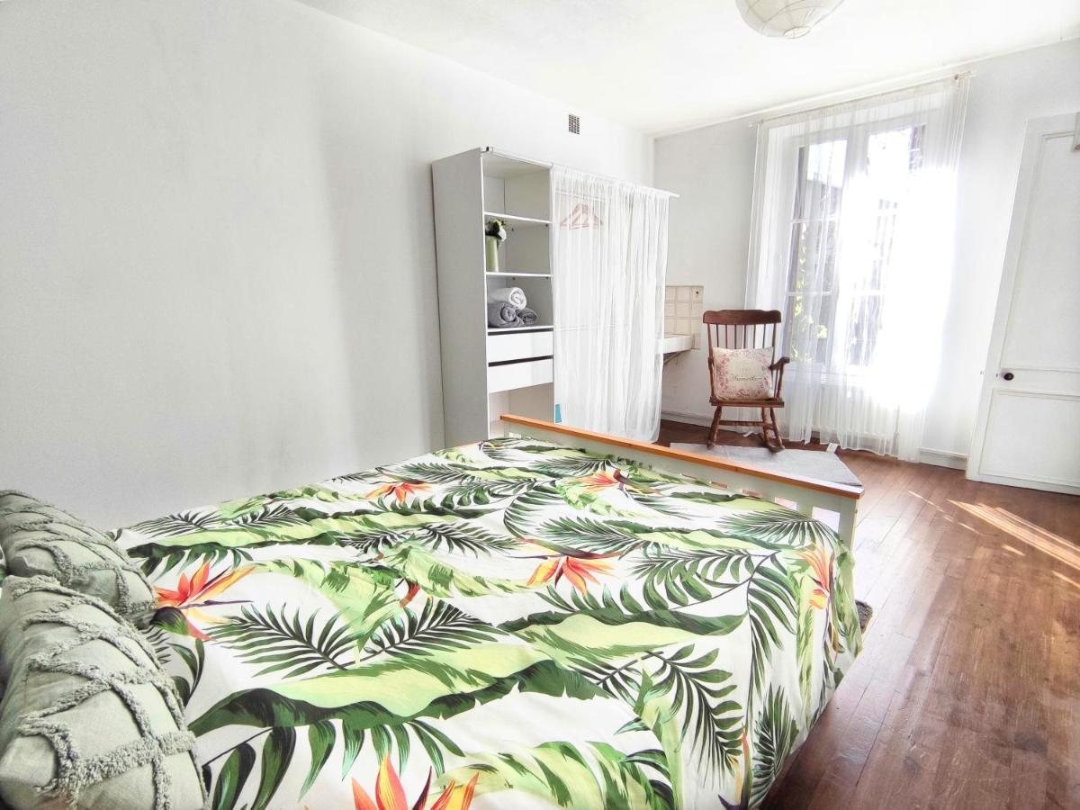 Number 22 - Le Dorat - Apartment One With Garden & Free Parking Exterior foto