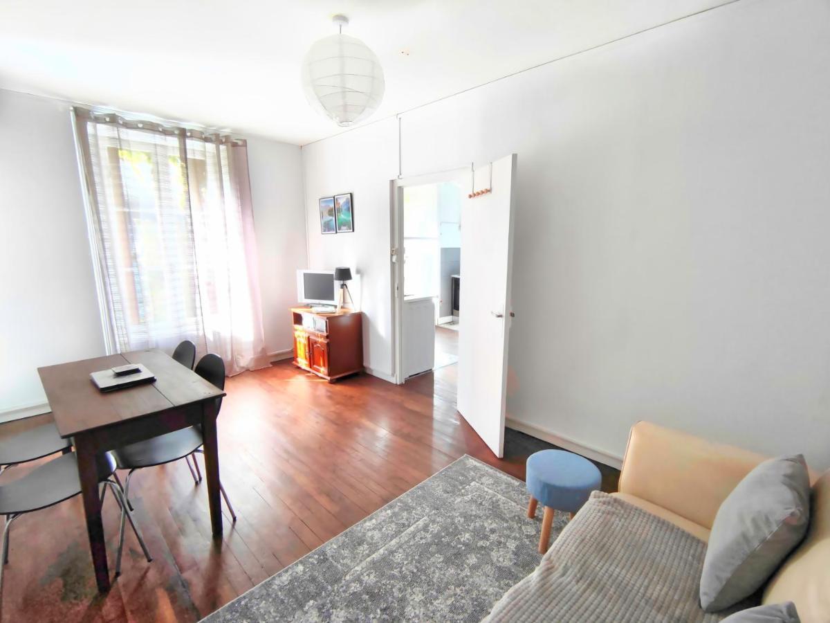 Number 22 - Le Dorat - Apartment One With Garden & Free Parking Exterior foto