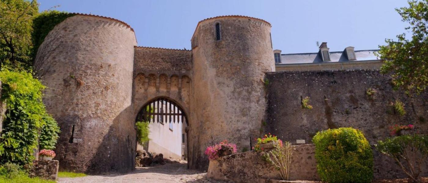 Number 22 - Le Dorat - Apartment One With Garden & Free Parking Exterior foto
