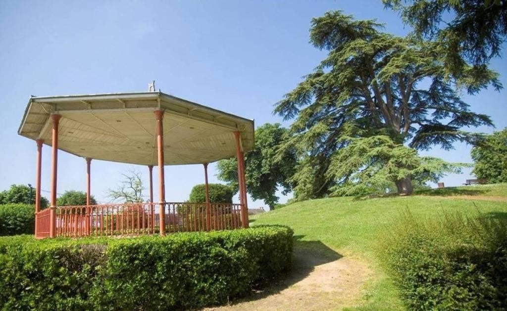 Number 22 - Le Dorat - Apartment One With Garden & Free Parking Exterior foto